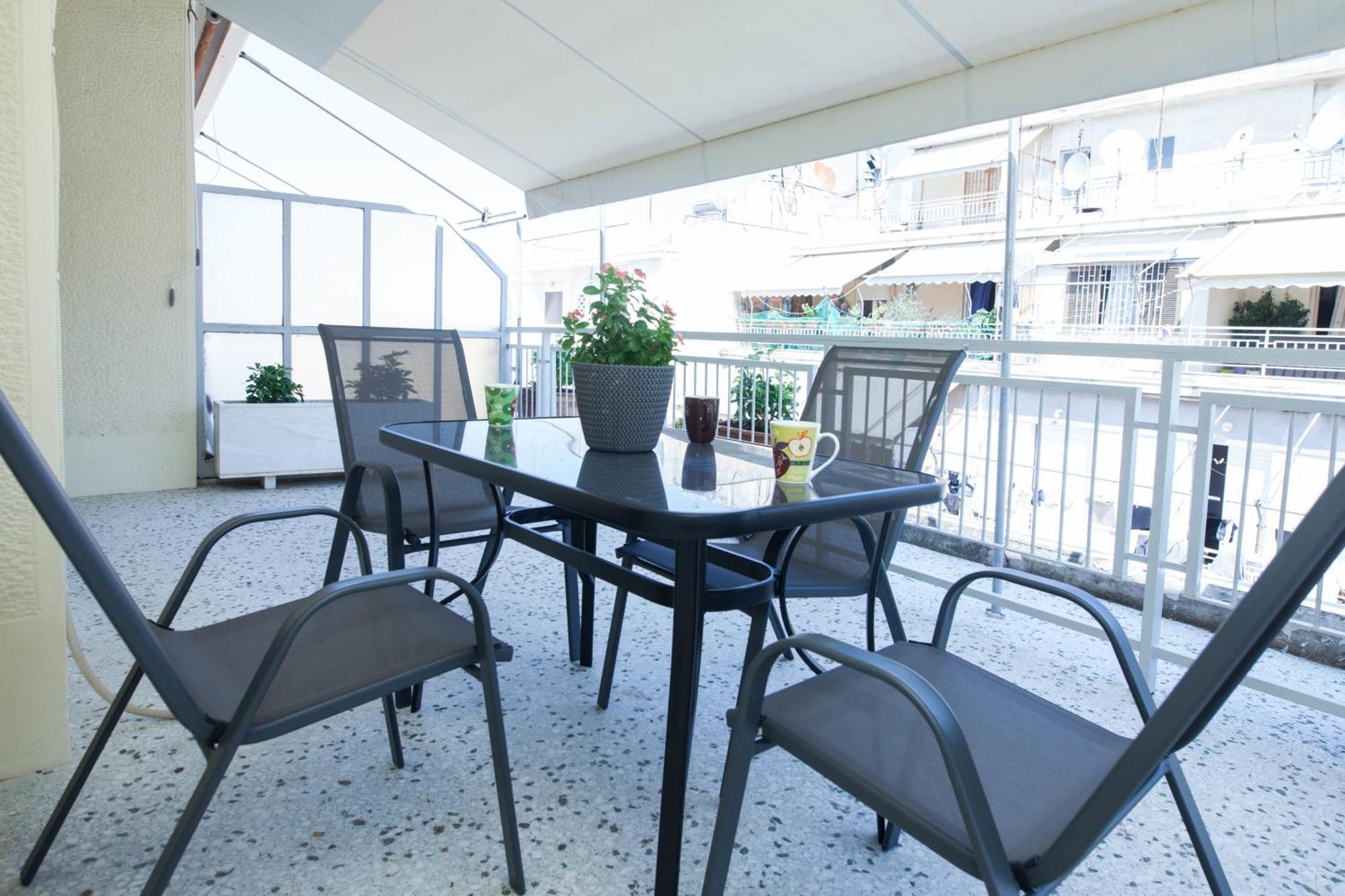 Modern 1 Bd Balcony Apt Near Metro In Kato Patisia アテネ エクステリア 写真