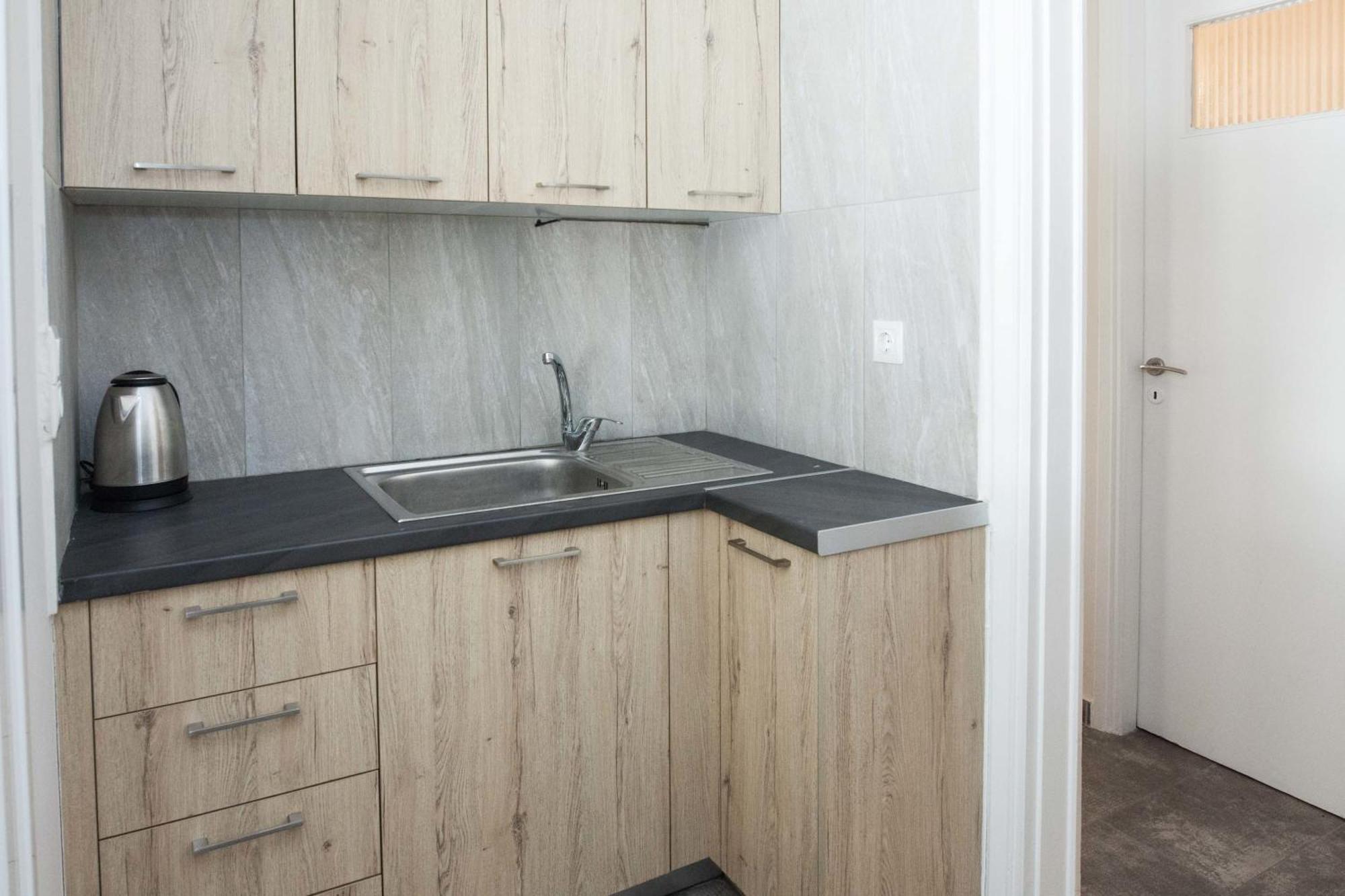 Modern 1 Bd Balcony Apt Near Metro In Kato Patisia アテネ エクステリア 写真
