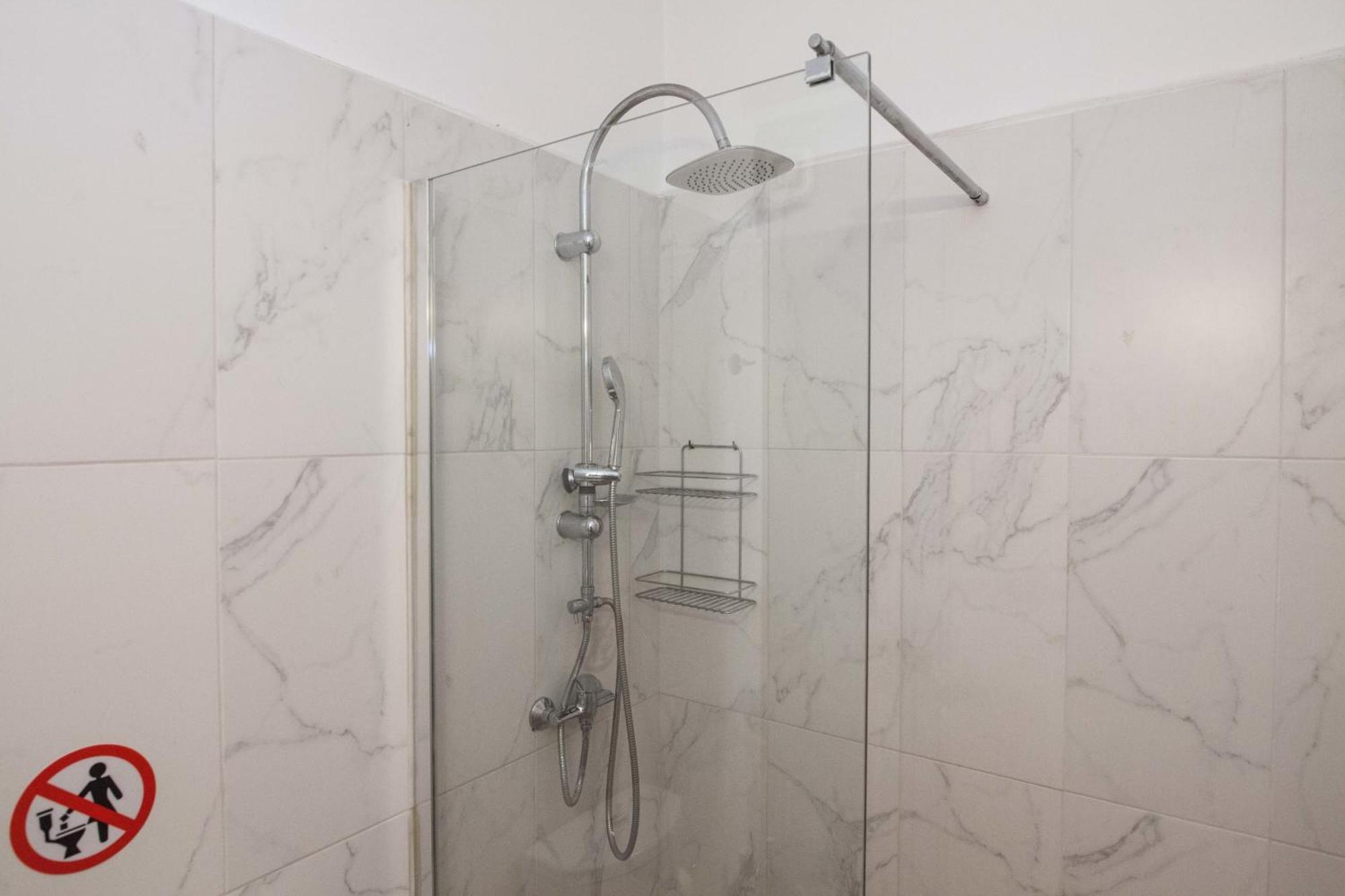 Modern 1 Bd Balcony Apt Near Metro In Kato Patisia アテネ エクステリア 写真